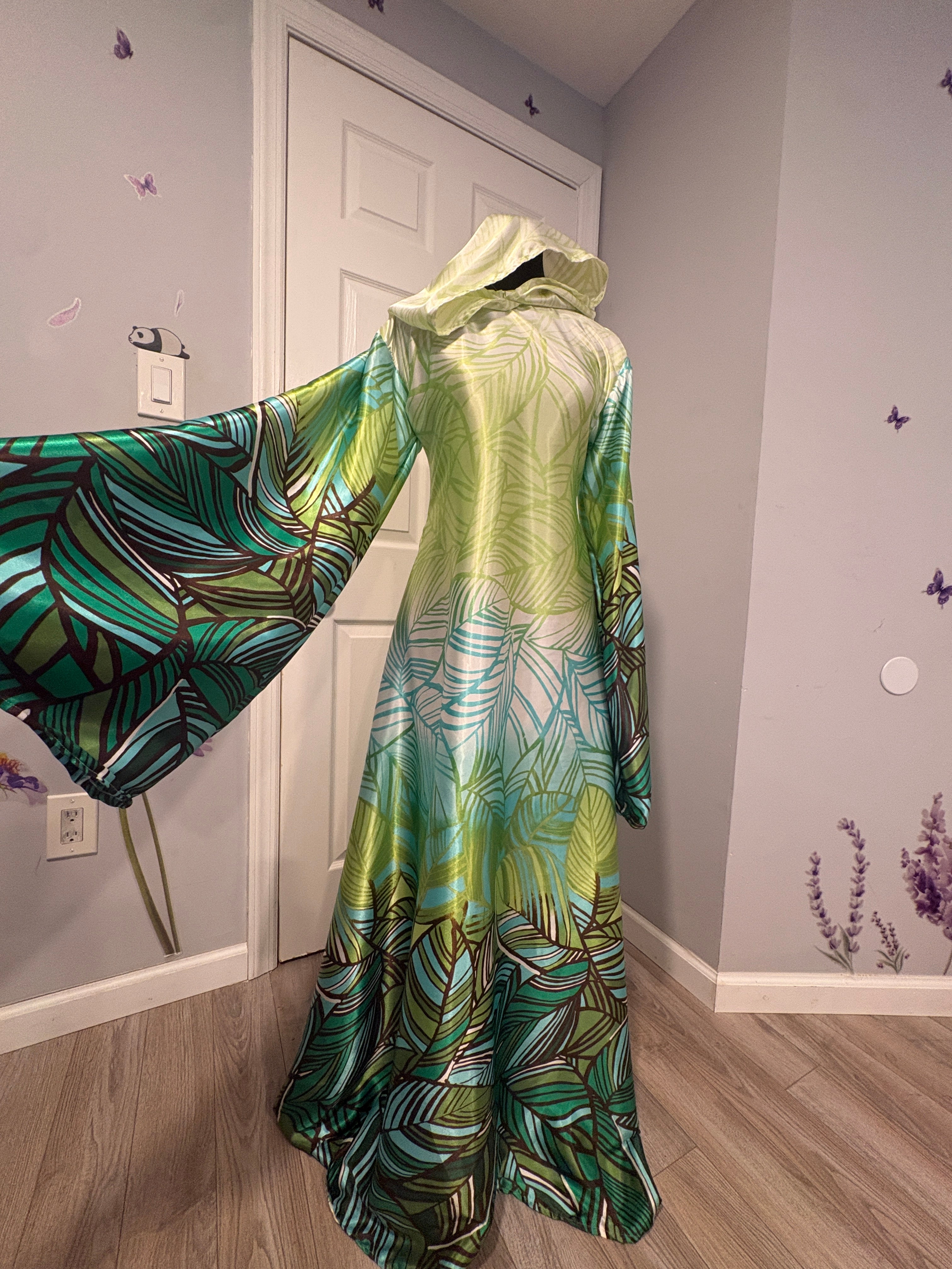 The Earth & Ivy Abaya